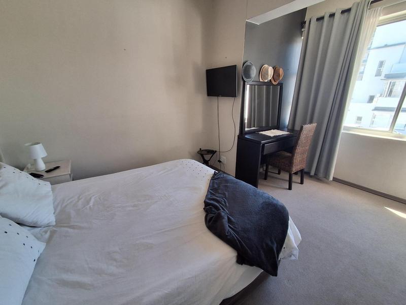2 Bedroom Property for Sale in Sea Point Western Cape
